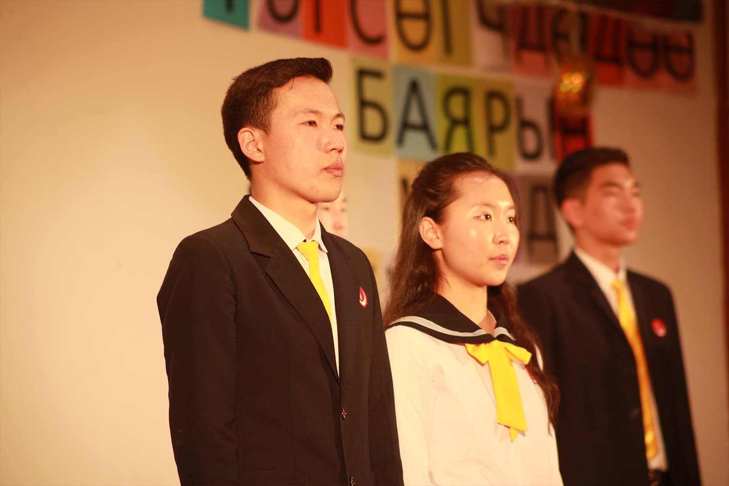 Бага сургуульд элсэн орсон анхны 1-р ангийн элсэгчид 12-р ангиа төгсөв